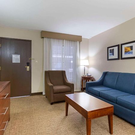 Comfort Suites Near Potomac Mills Woodbridge Eksteriør bilde
