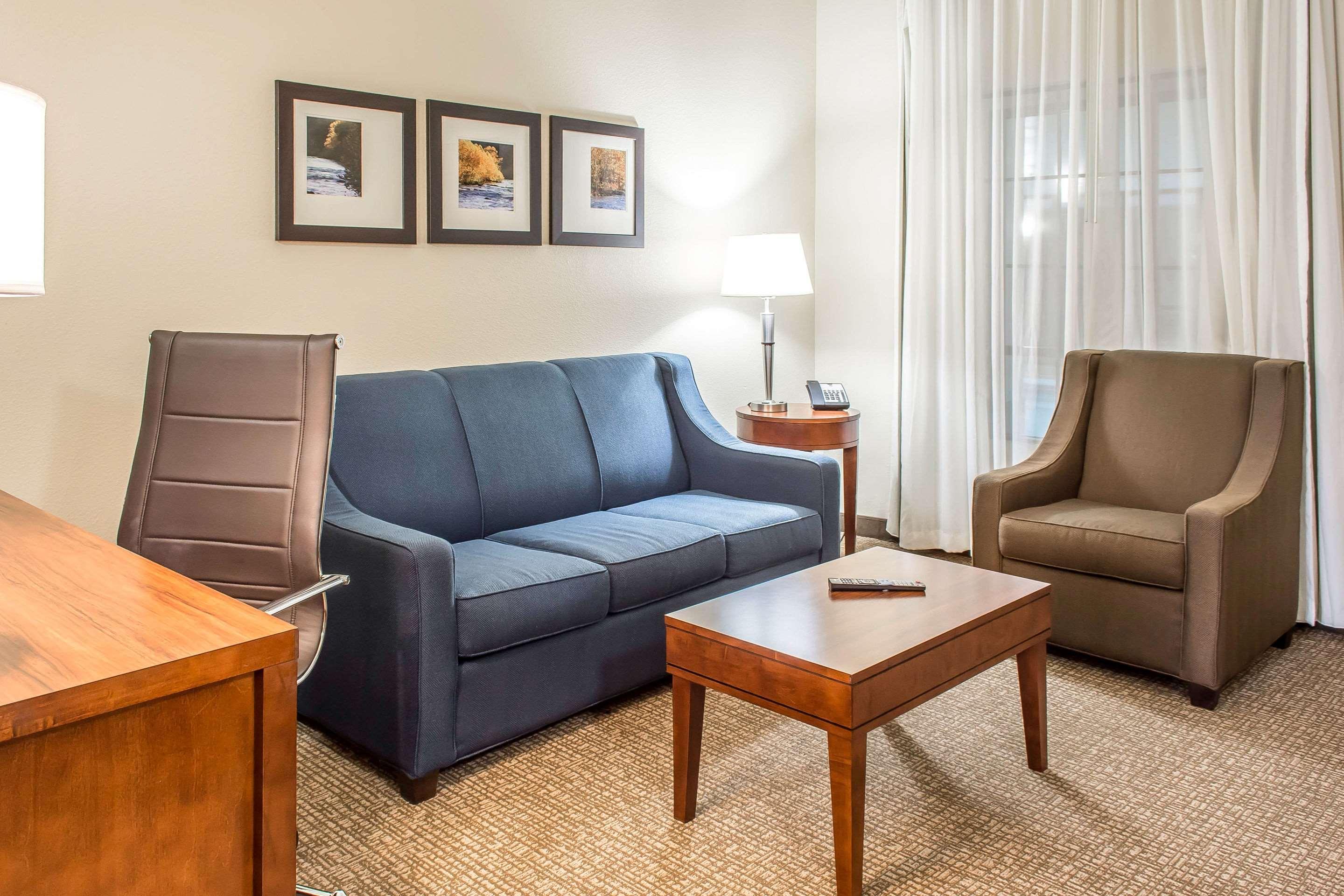 Comfort Suites Near Potomac Mills Woodbridge Eksteriør bilde
