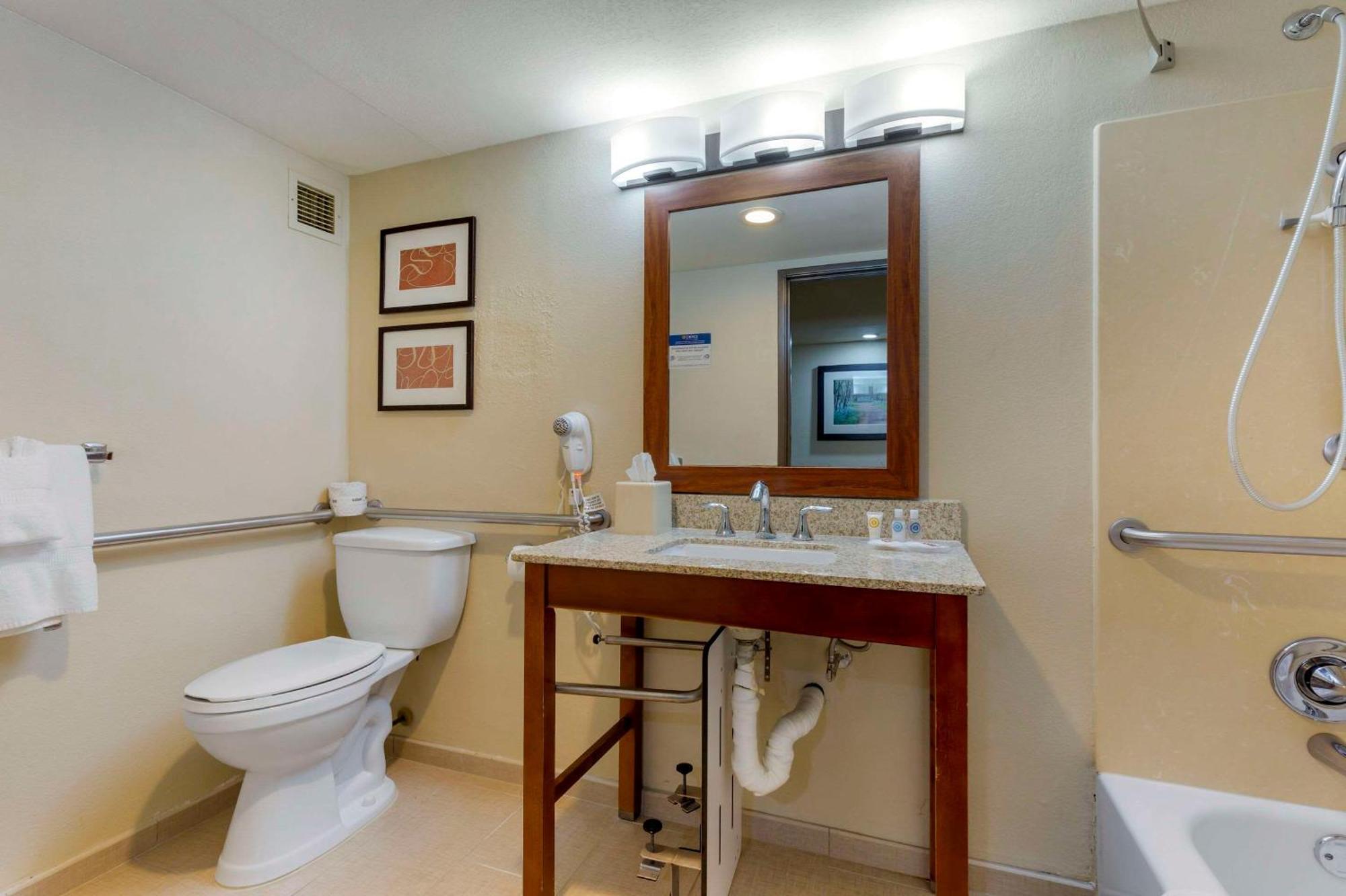 Comfort Suites Near Potomac Mills Woodbridge Eksteriør bilde