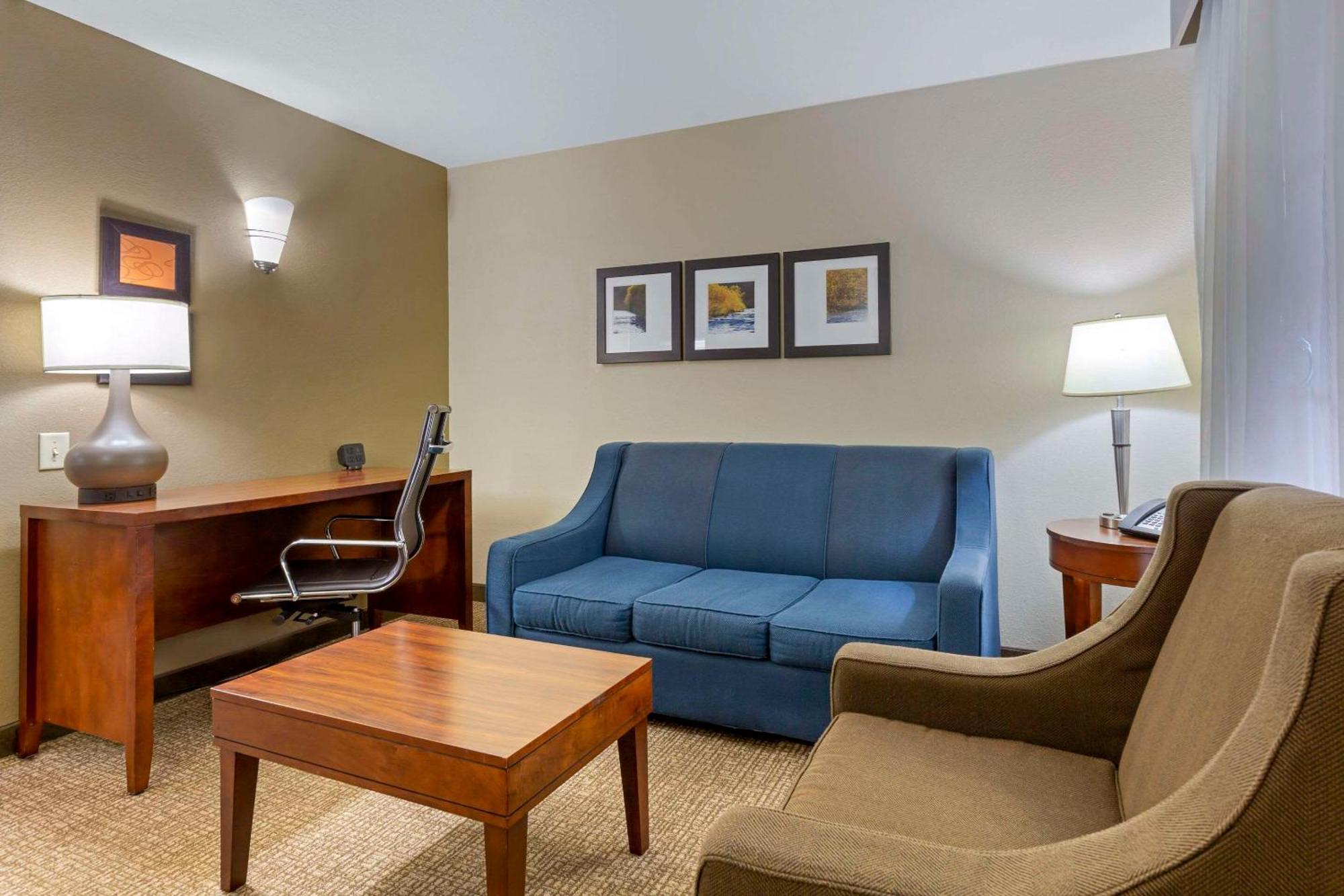 Comfort Suites Near Potomac Mills Woodbridge Eksteriør bilde