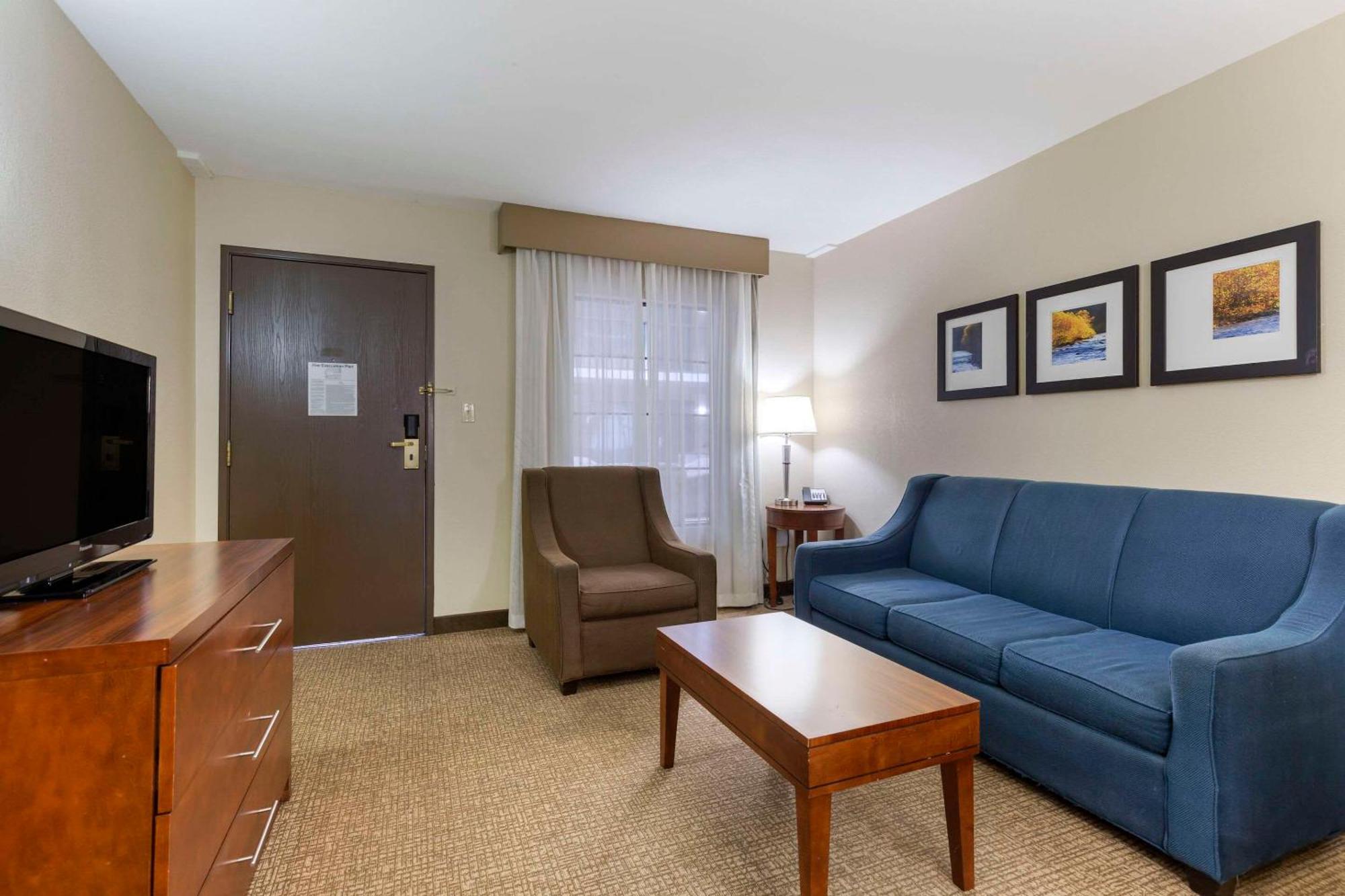 Comfort Suites Near Potomac Mills Woodbridge Eksteriør bilde