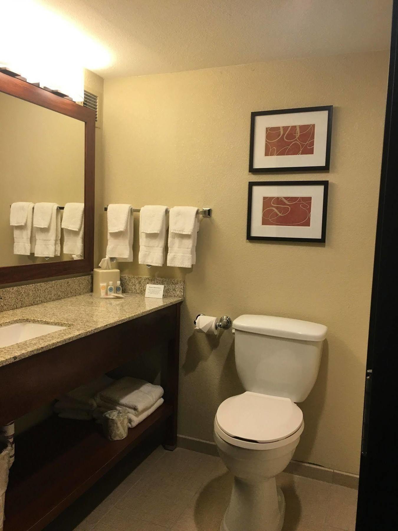 Comfort Suites Near Potomac Mills Woodbridge Eksteriør bilde